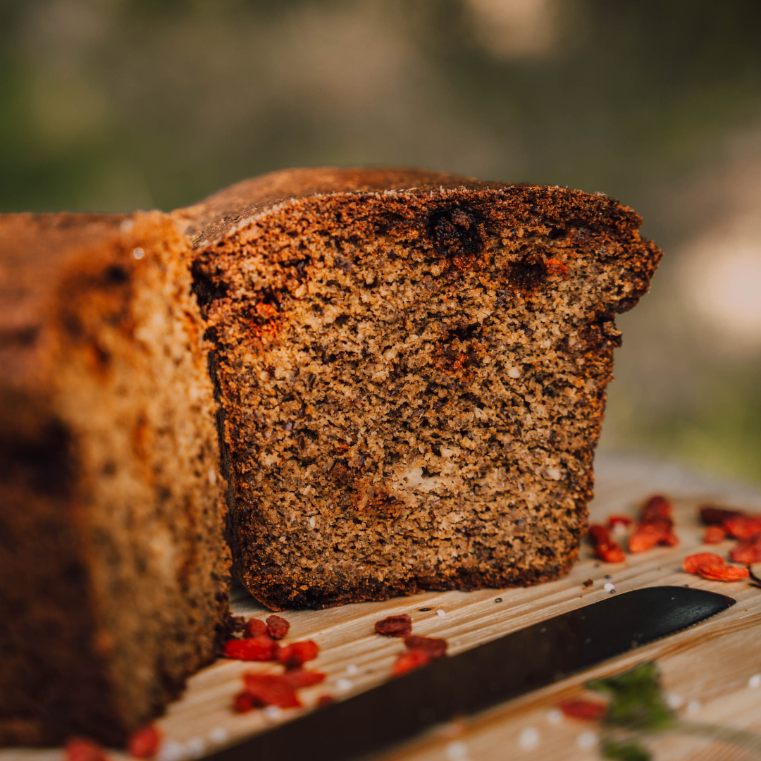 Gorgonzola-Goji-Erdnussmus-Brot