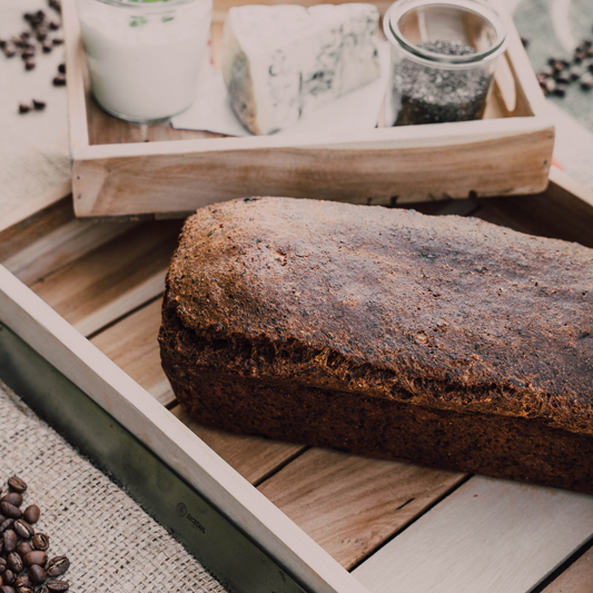 Gorgonzola-Goji-Erdnussmus-Brot
